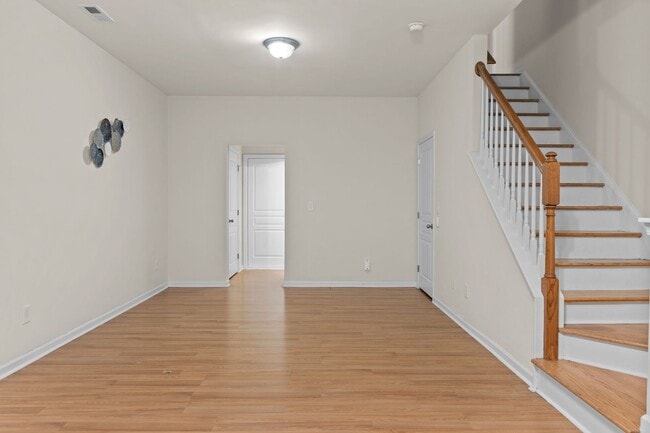 Building Photo - Spacious 3 story Townhome-Close to Downtown Raleigh- Renaissance Park-Available Now!