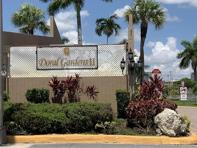 Foto del edificio - 2 br, 2 bath  - 4920 NW 79th Ave