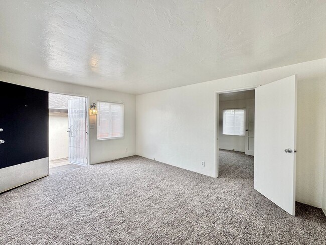 Foto del edificio - 5948-5950 John Ave.