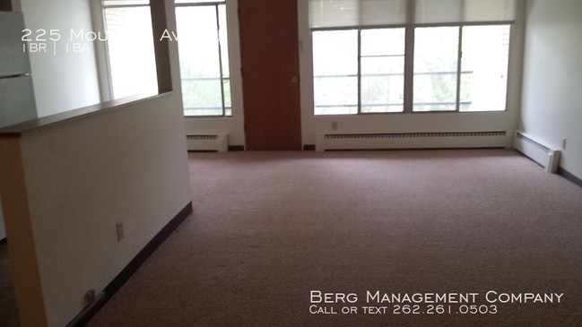 Foto del edificio - One Bedroom One Bath Heat Included