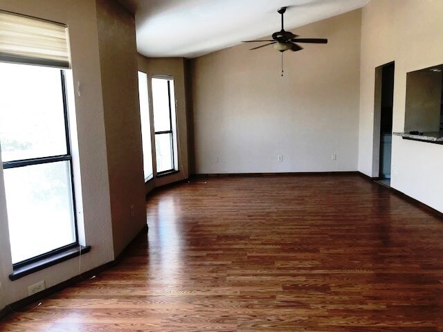 Building Photo - 202 Canyon Terrace Dr