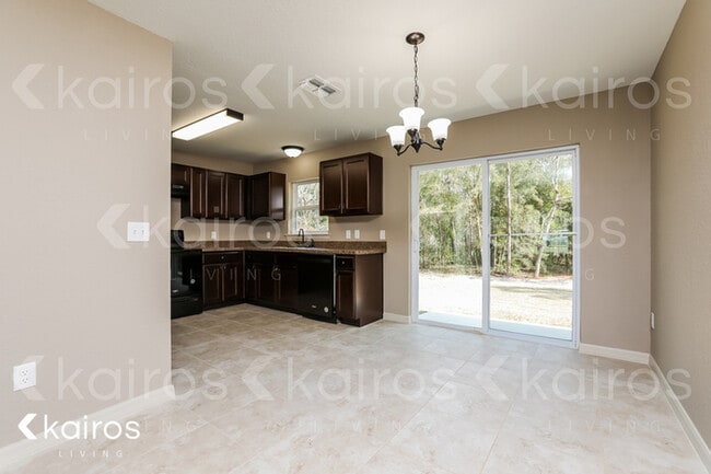 Building Photo - 3015 SW 168 Loop