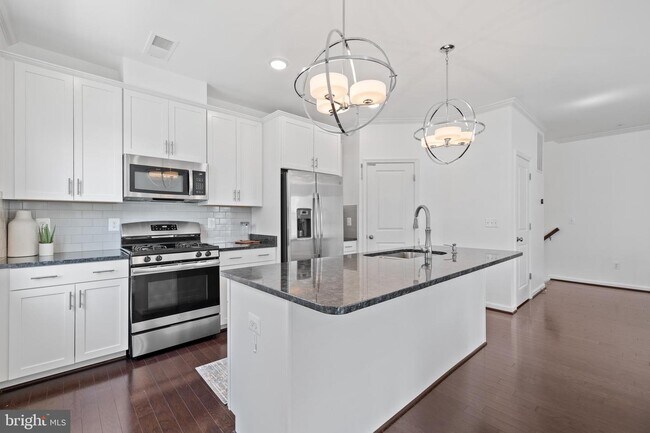 Foto del edificio - 41993 White Mills Terrace