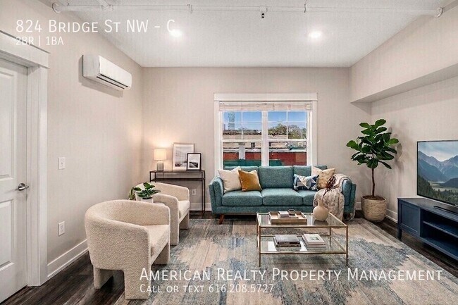 Foto del edificio - 824 Bridge St NW