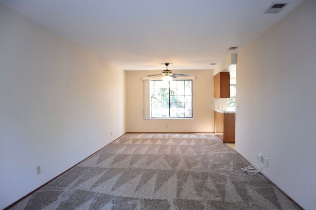 Building Photo - Spacious 2-bedroom home for rent in Fremon...