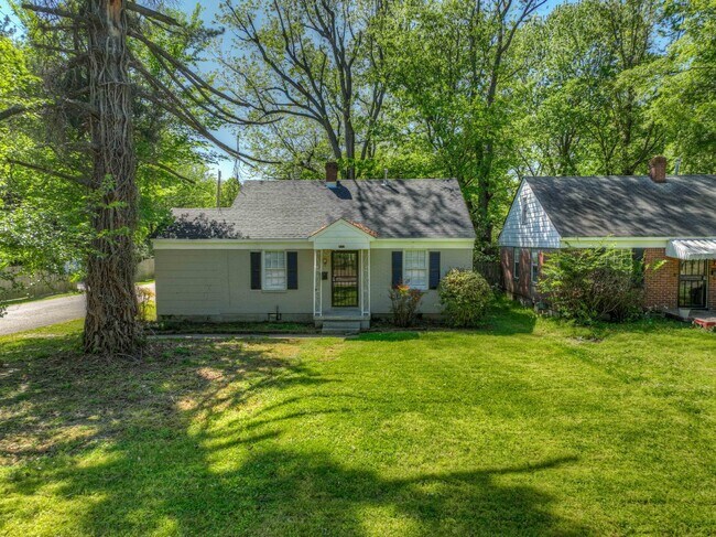 Building Photo - Move-In Special: Qualified Tenants Get 50%...