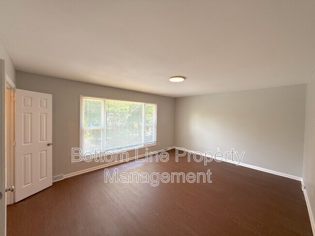 Foto del edificio - 7727 Ritter Dr