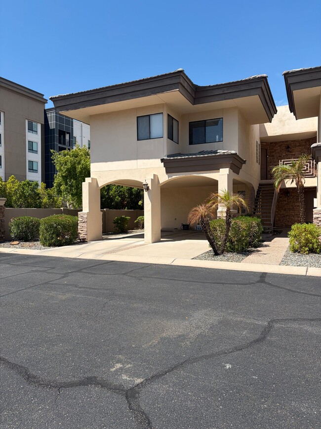 Building Photo - 3235 E Camelback Rd