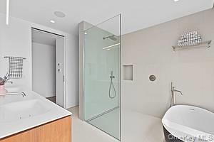 Foto del edificio - 1080 Springs Fireplace Rd