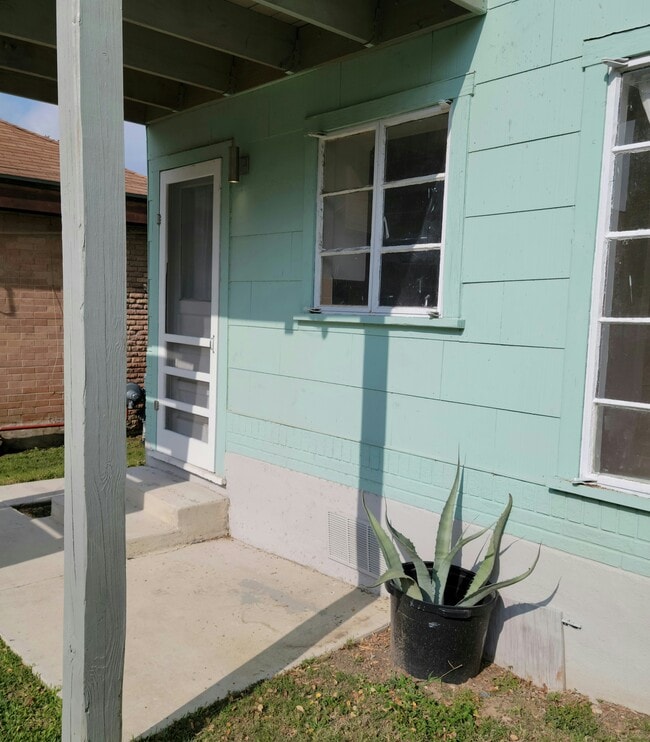 Foto del edificio - 1528 Steves Ave