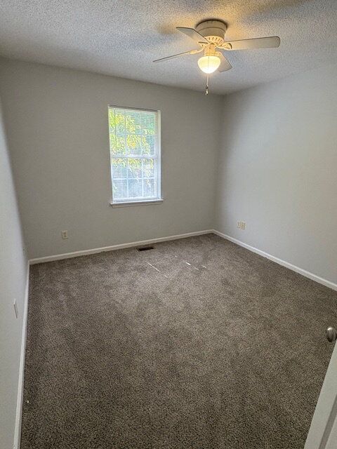Foto del edificio - 2511 Bluff View Ct