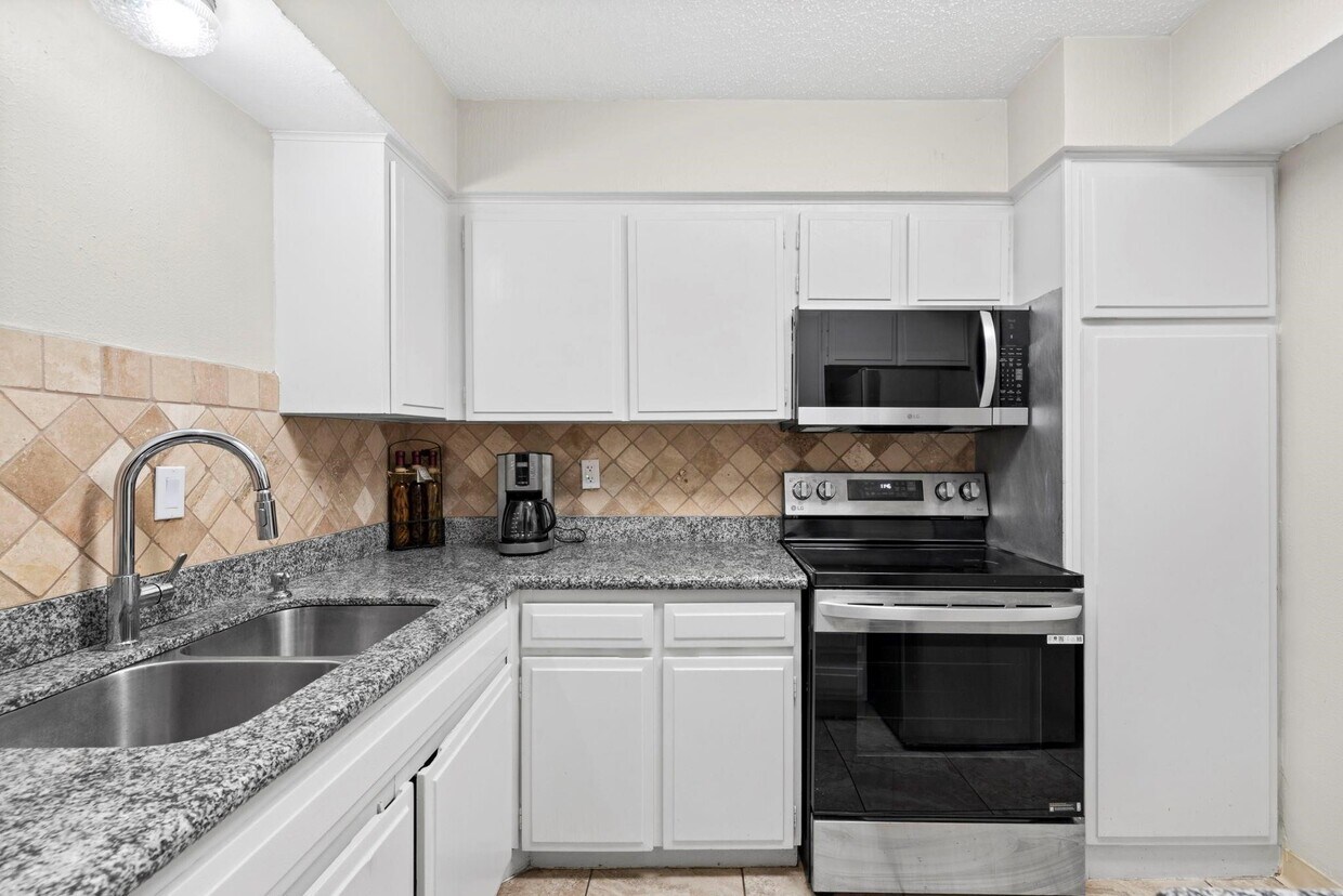 Primary Photo - 7900 Westheimer Rd