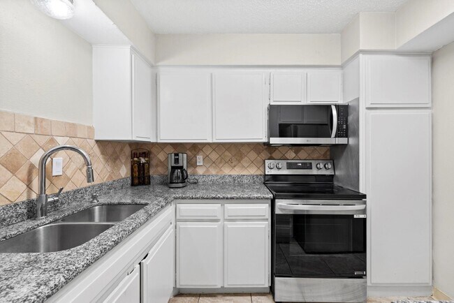 Foto del edificio - 7900 Westheimer Rd