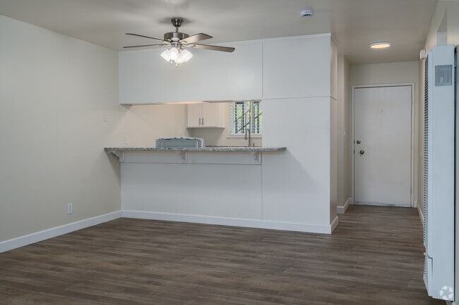 2BR, 1BA - 950 SF - Dinging Room - Sierra Gardens