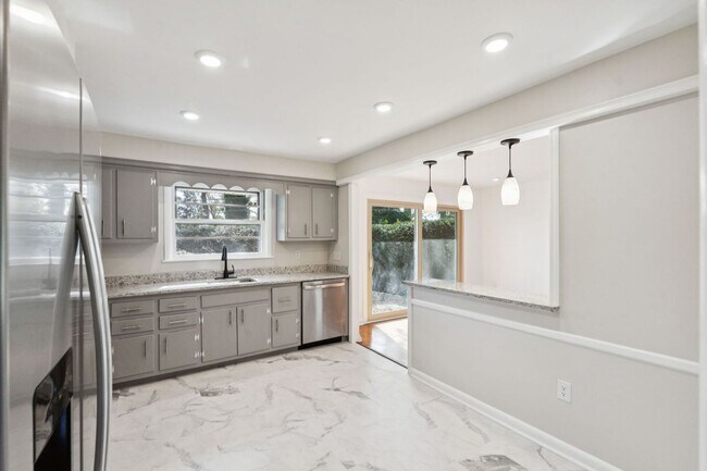 Foto del edificio - 1234 Remington Rd