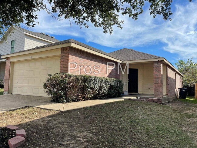Building Photo - 5013 Waterford Dr