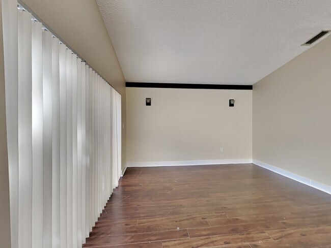 Foto del edificio - 15624 SW 96th Ter