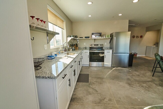 Foto del edificio - 100 Rio del Mar St