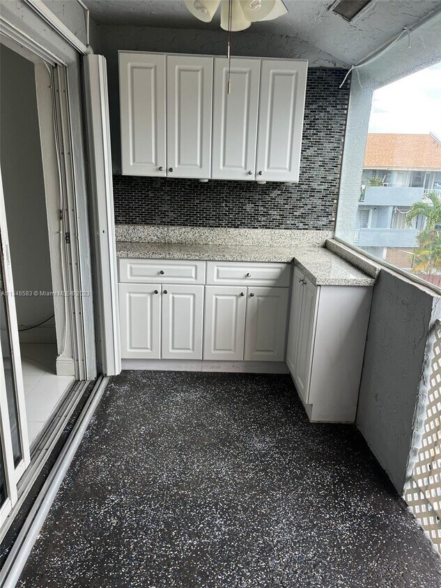 1725 W 60th St Unit F316, Hialeah, FL 33012 Condo for Rent in Hialeah