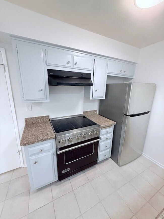 Foto del edificio - Hidden Valley Townhome Available