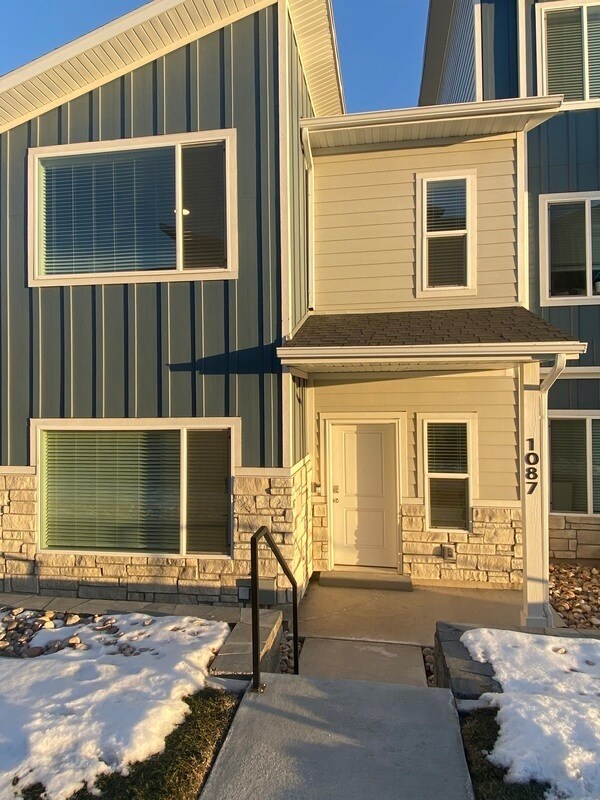 1087 N 1840 W, Farmington, UT 84025 Townhome Rentals in Farmington UT
