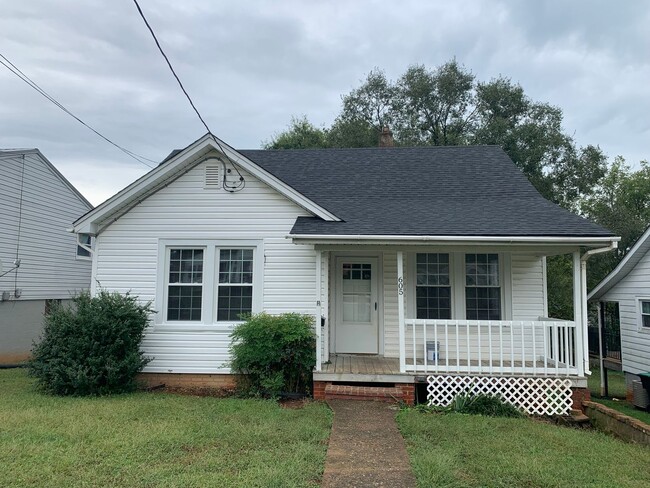 One Level House with Back Deck - One Level House with Back Deck