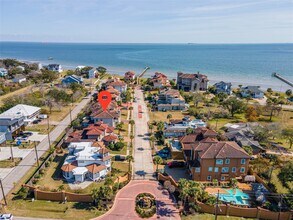 Building Photo - 538 Villa Dr