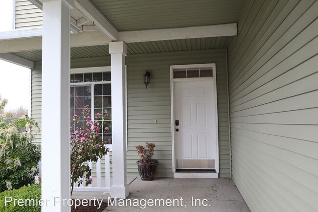 Building Photo - 3 br, 2.5 bath House - 106 E 15th Place