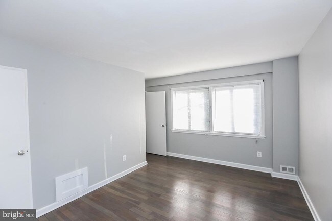 Foto del edificio - 301 I St SW