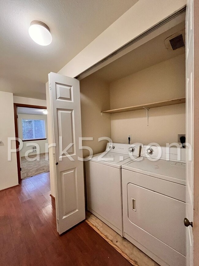 Building Photo - $250 Off First Full Month! 2 Bedroom Ground Floor Apartment With Backyard
