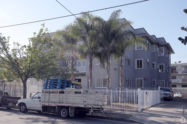 Building Photo - James Wood Apt