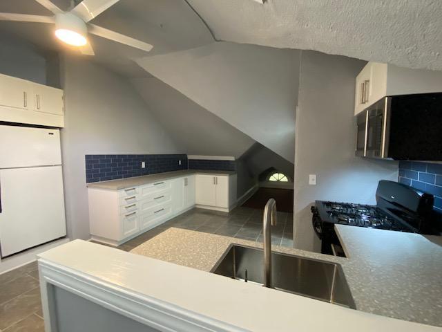 Kitchen - 880 Piedmont Ave NE Apartments