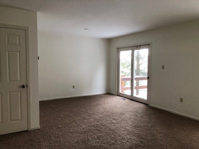 Building Photo - 106 Treetops Dr