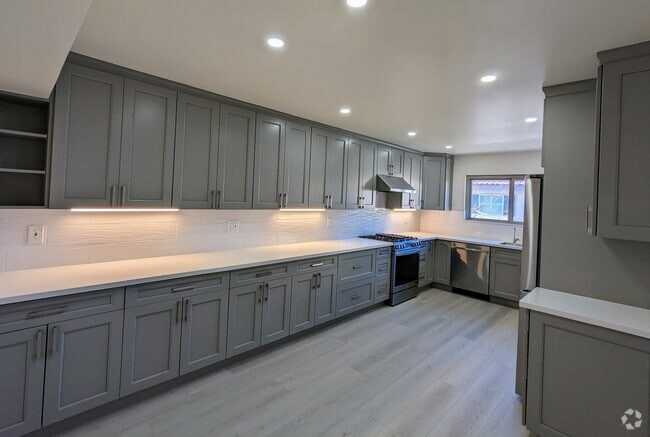 Building Photo - 28126 Ridgethorne Ct