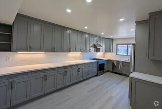 Building Photo - 28126 Ridgethorne Ct