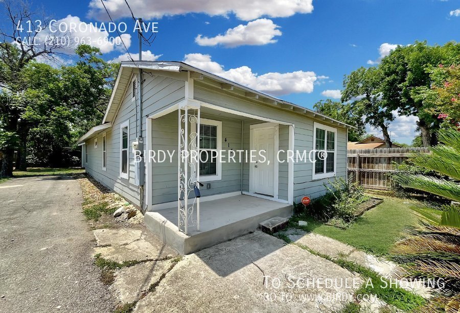 Foto principal - "Charming 4-Bedroom Home with 2 Full Baths...