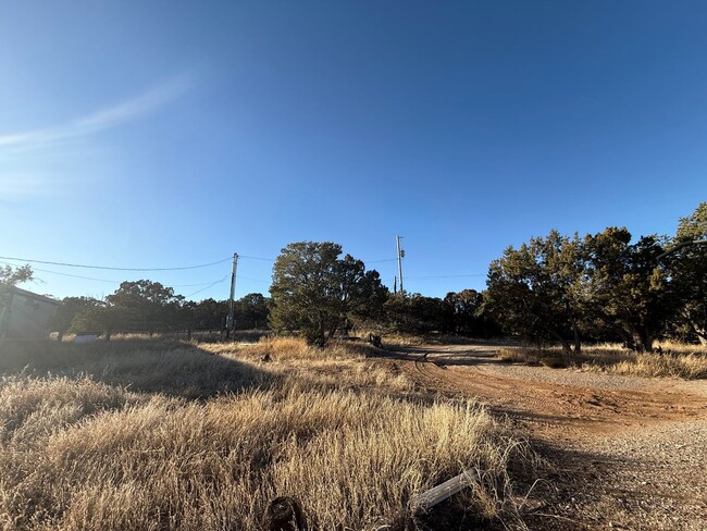 Foto del edificio - Horse Property in the East Mountains