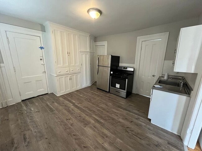 Building Photo - 353-355 Pearl St