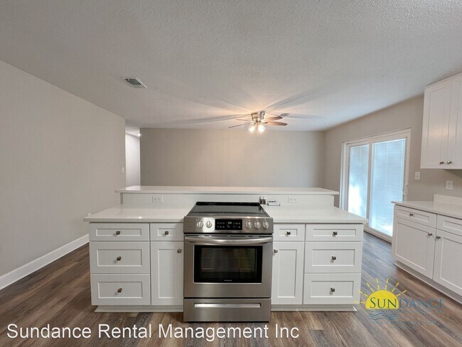 Foto del edificio - 4 br, 2 bath House - 631 Golf Course Drive