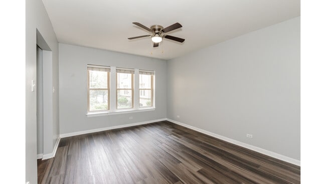 Building Photo - 2404 N Kilbourn Ave