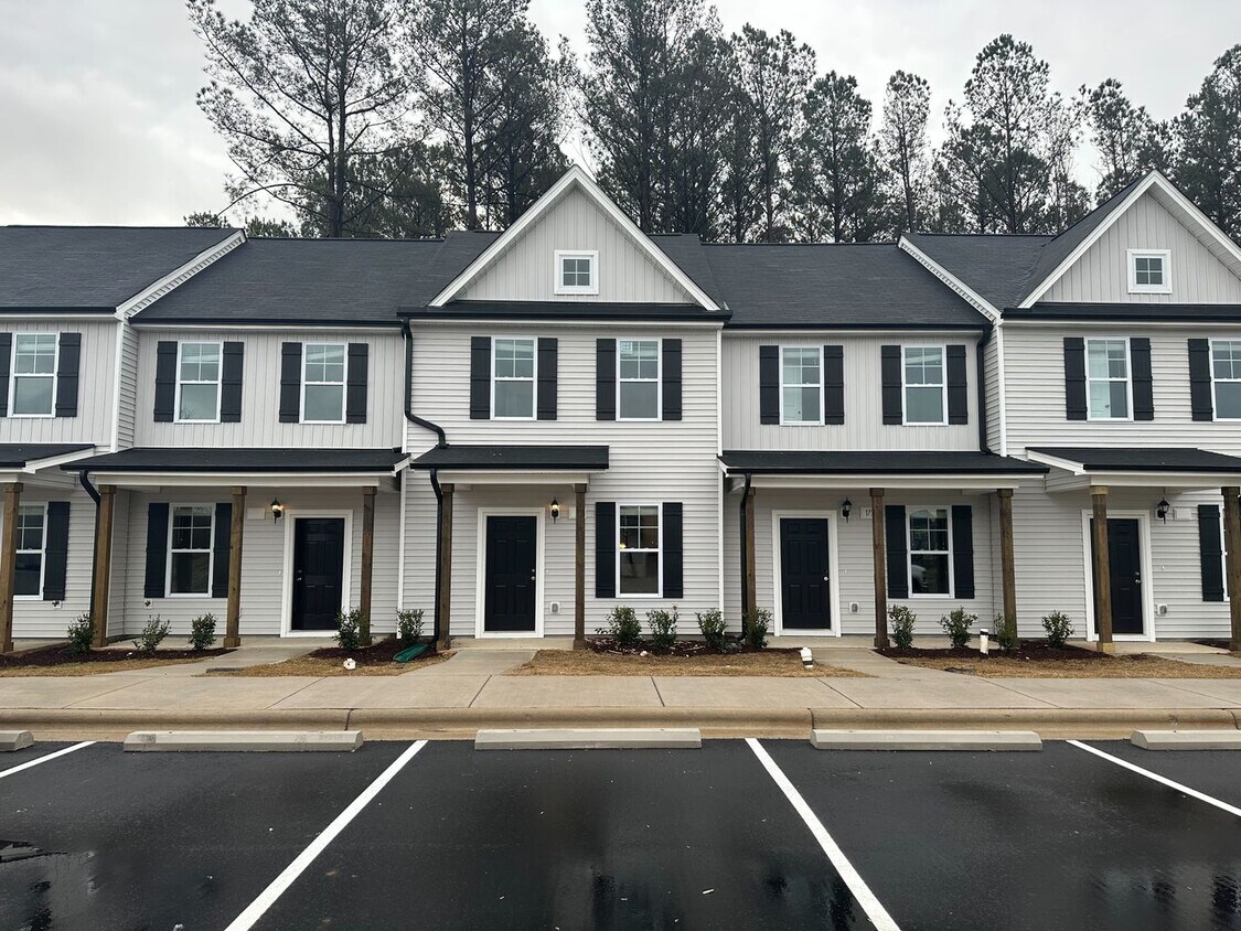 159 Spirea Dr, Smithfield, NC 27577 Townhome Rentals in Smithfield NC