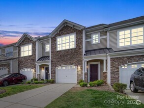 Building Photo - 5657 Tipperlinn Way