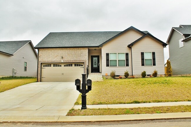 Building Photo - 256 Azalea Dr