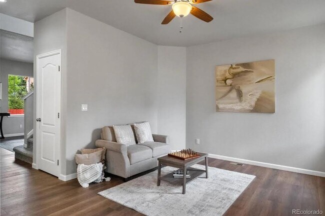 Building Photo - Great Floorplan, 4 Beds, 3 baths, Home on Corner Lot with Many new upgrades.