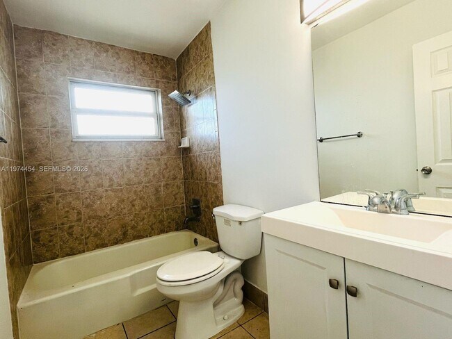 Foto del edificio - 608 SW 16th Ave