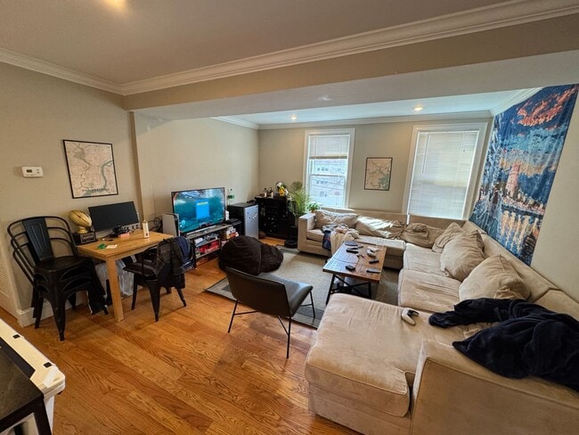 Photo - Beautiful 5 bed 2 bath in Cambridge..... House