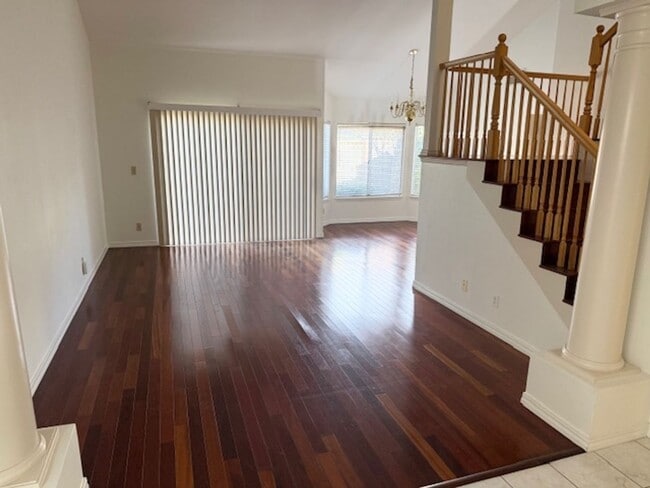 Foto del edificio - Castro Valley Modern Hillside House 3 bed. 2.5 bath, Close to Bart