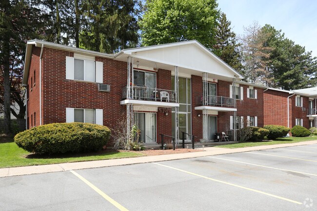 Foto del edificio - Brittany Woods Apartments