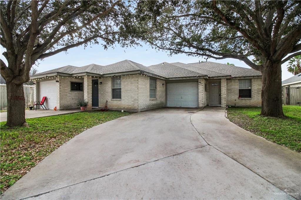 905 Los Ebanos Ct Unit B, Edinburg, TX 78541 Room for Rent in