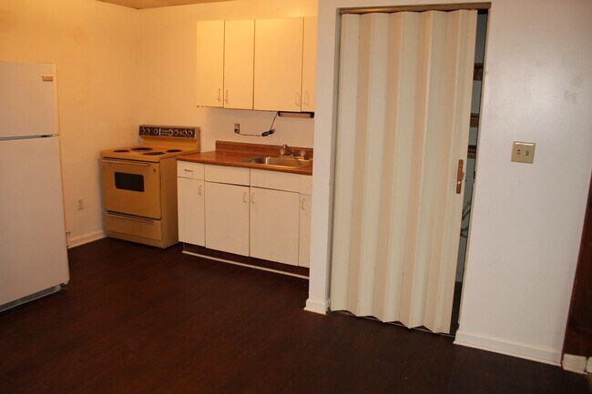 Building Photo - 837 York St, Hanover, PA 17331